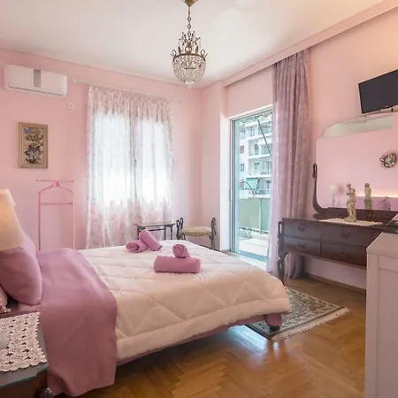 Lovely In * Atény